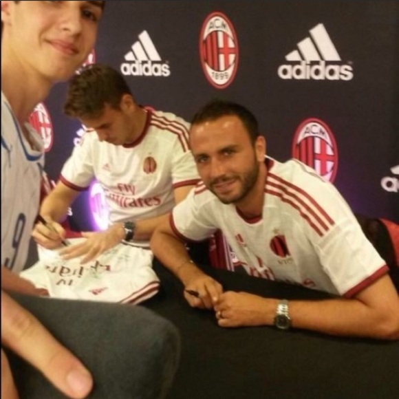 A.C. Milan Autographed Jersey - Picture 5 of 6
